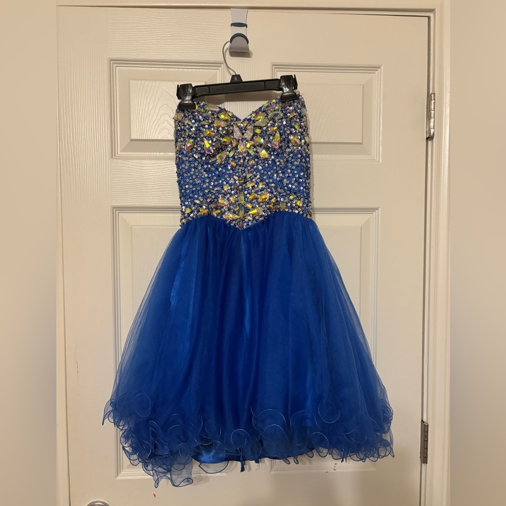 Beautiful Juliet brand beaded formal dress size extra small.